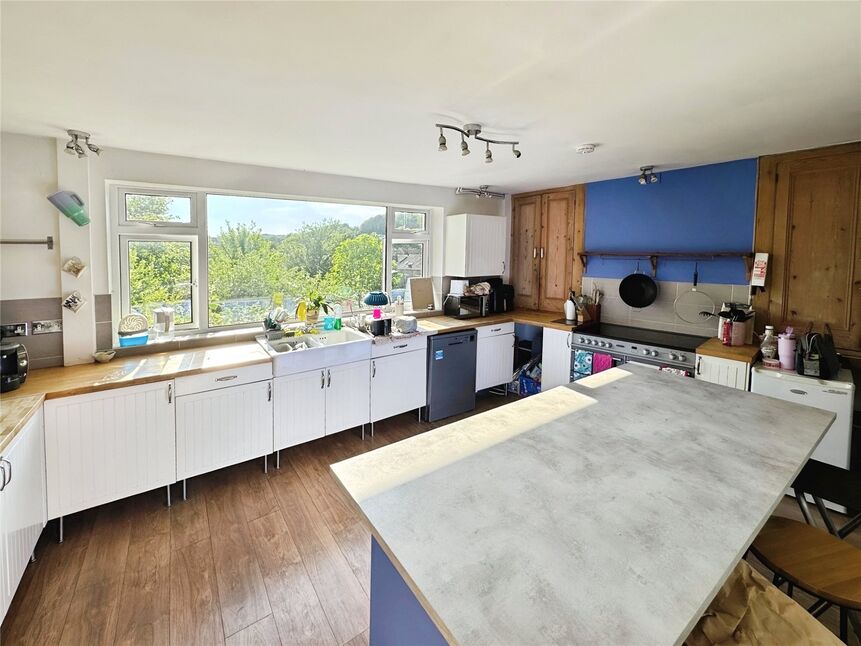 Main image of 3 bedroom Semi Detached House to rent, Clarendon Road, Dover, Kent, CT17