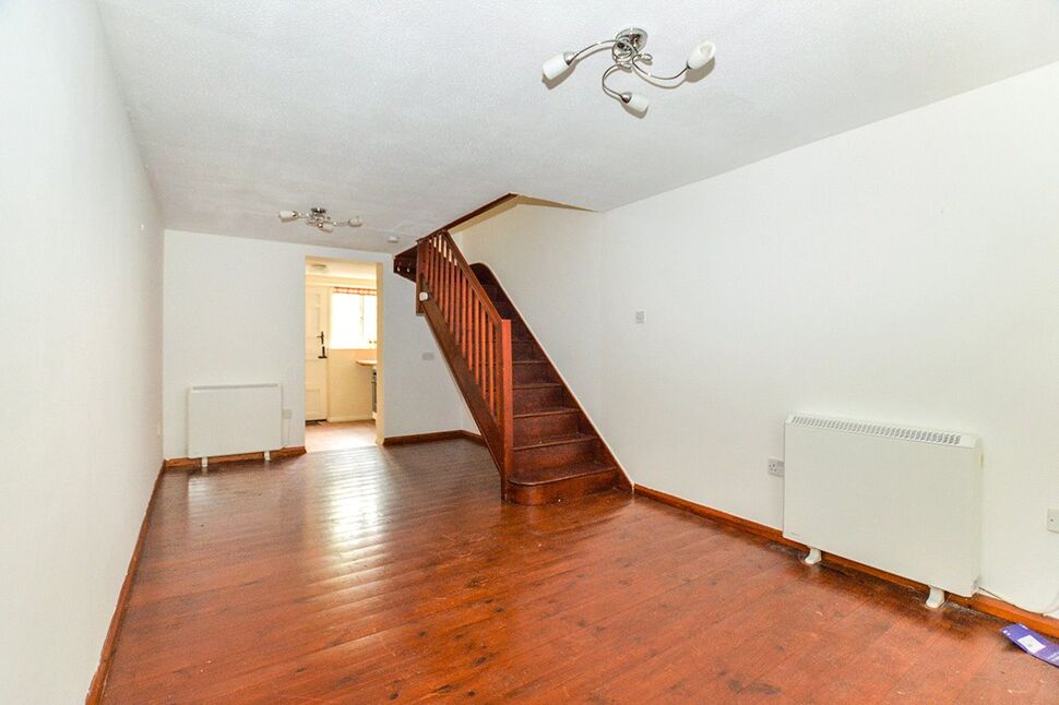 2 bedroom Mid Terrace Property to rent, Back Street, Ringwould, CT14 £895 pcm