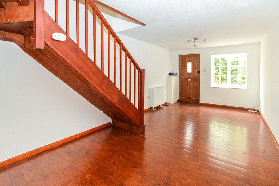 2 bedroom Mid Terrace Property to rent, Back Street, Ringwould, CT14 £895 pcm