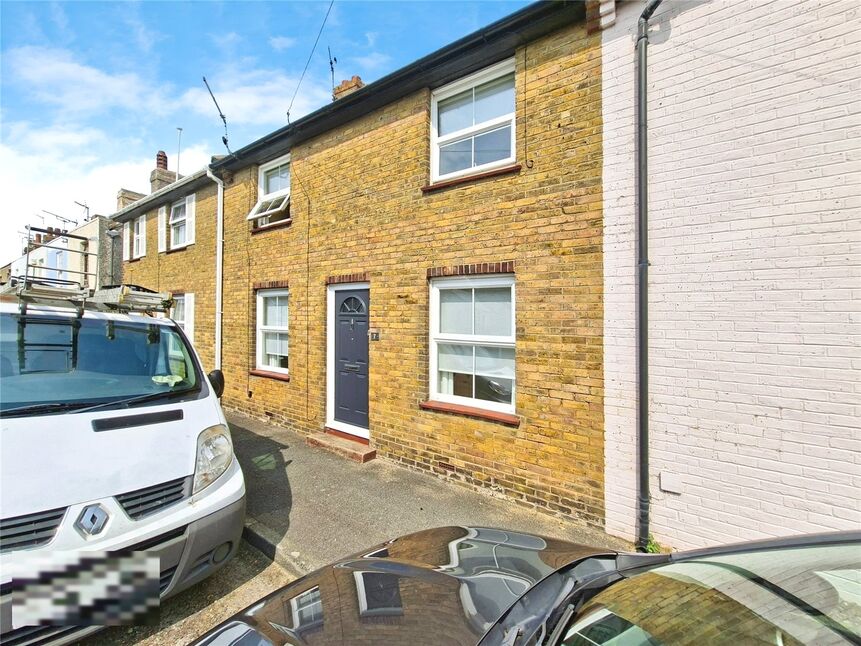 3 bedroom Mid Terrace House for sale