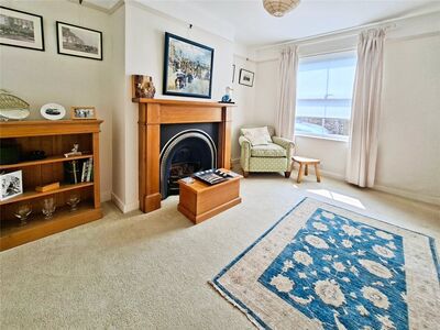 Bulwark Road, 3 bedroom Mid Terrace House for sale, &pound;300,000
