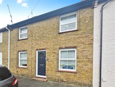 3 bedroom Mid Terrace House for sale