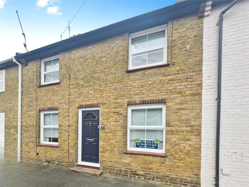 3 bedroom Mid Terrace House for sale
