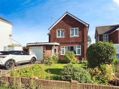 Walmer Castle Road, 4 bedroom Detached House to rent, £1,650 pcm