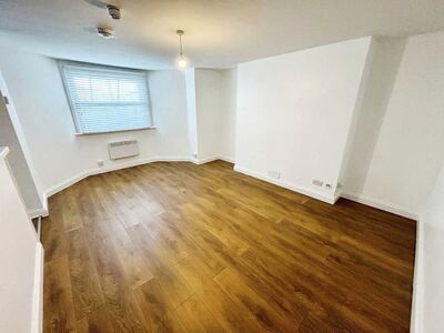 The Strand, 1 bedroom  Flat to rent, £750 pcm