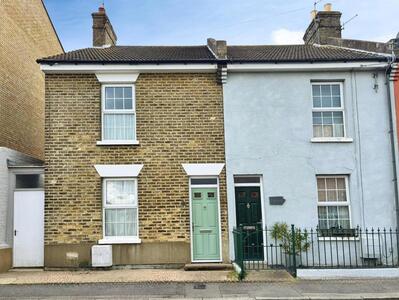 2 bedroom End Terrace House for sale