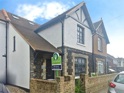 Mill Road, 3 bedroom End Terrace House for sale, £375,000