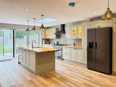 3 bedroom End Terrace House for sale
