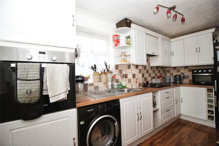 2 bedroom End Terrace House for sale