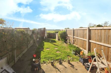 2 bedroom Mid Terrace House for sale