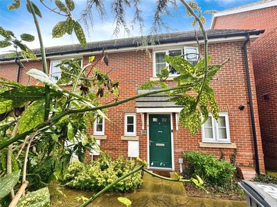 Mill Road, 3 bedroom End Terrace House to rent, £1,350 pcm