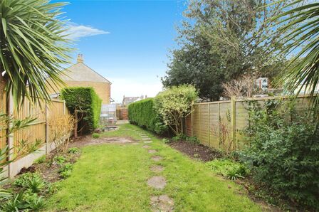3 bedroom Mid Terrace House for sale