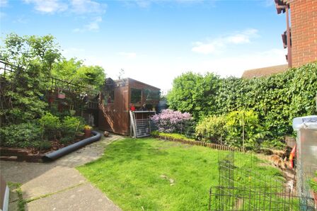 3 bedroom Mid Terrace House for sale