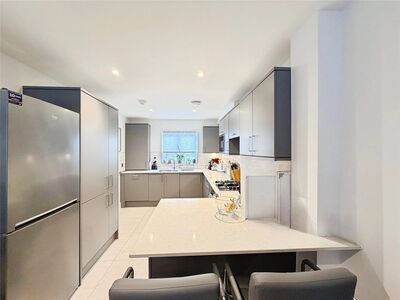 Poplar Drive, 3 bedroom Mid Terrace House for sale, £375,000