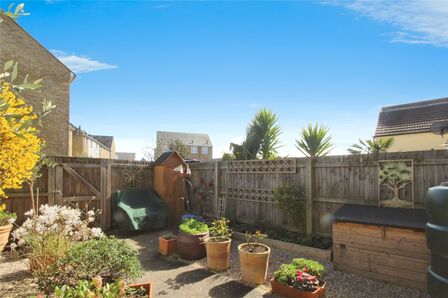 4 bedroom Mid Terrace House for sale
