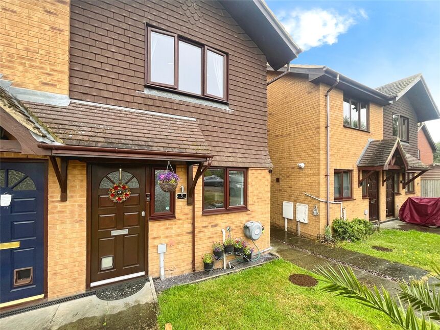 2 bedroom Semi Detached House to rent