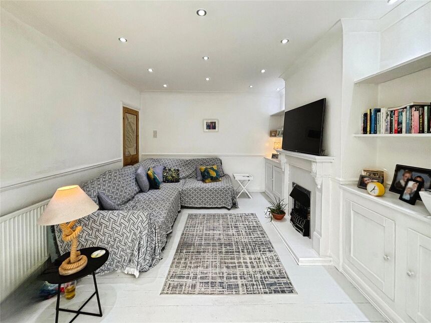 Main image of 2 bedroom  Flat for sale, Droveway Gardens, St. Margarets Bay, Kent, CT15