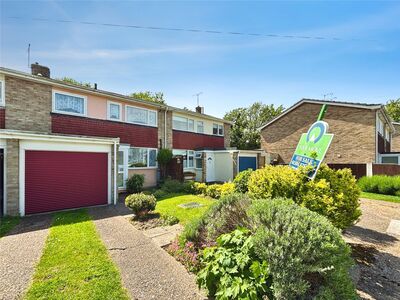 3 bedroom Mid Terrace House for sale