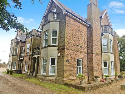 2 bedroom  Flat for sale