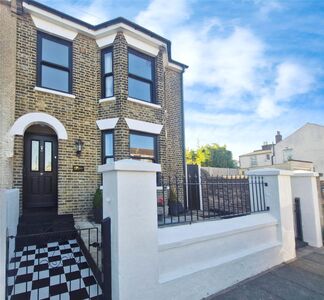 3 bedroom End Terrace House for sale