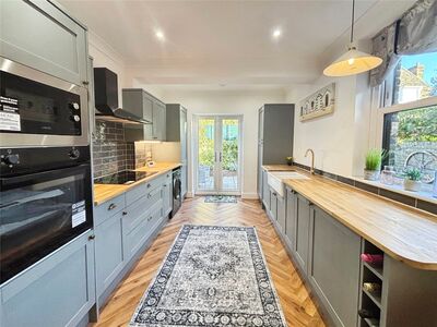 3 bedroom End Terrace House for sale