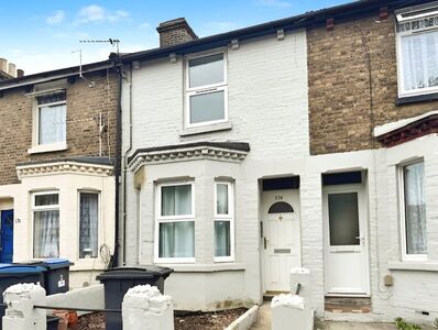 Coombe Valley Road, 2 bedroom Mid Terrace House for sale, £180,000