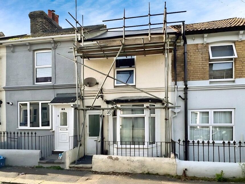 Main image of 3 bedroom Mid Terrace House for sale, Clarendon Street, Dover, Kent, CT17