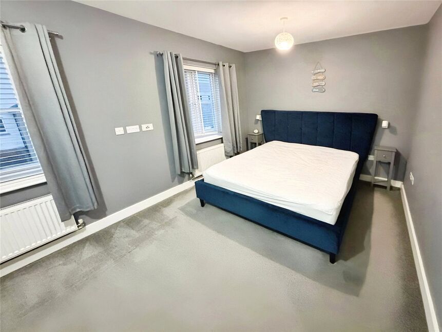 Bedroom / Study