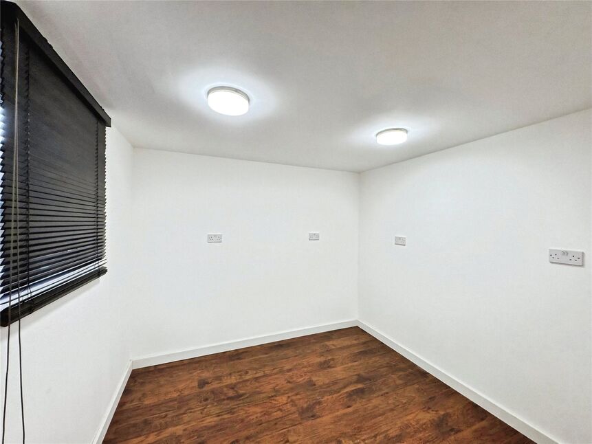Office Outbuilding x 2 Rooms