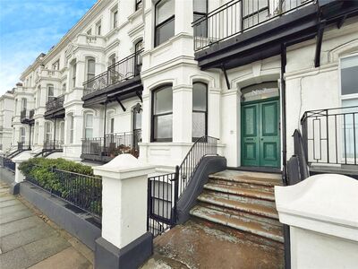 Prince of Wales Terrace, 2 bedroom  Flat to rent, £1,350 pcm