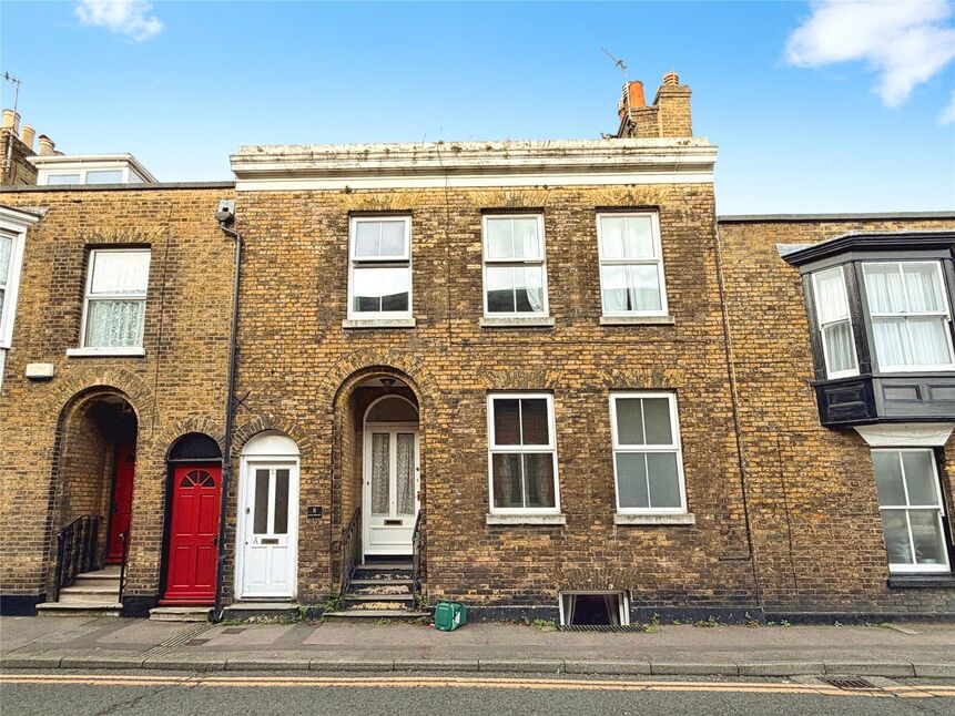4 bedroom Mid Terrace House for sale