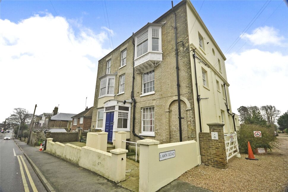 Main image of 1 bedroom Flat for sale, Dover Road, Walmer, Kent, CT14