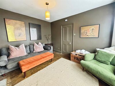 4 bedroom End Terrace House for sale