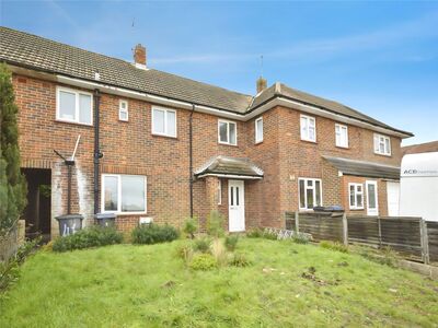 3 bedroom Mid Terrace House to rent