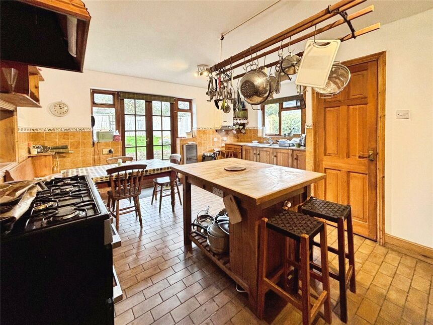 Kitchen / Breakfast Room