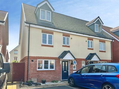 Court Close, 4 bedroom Semi Detached House for sale, &pound;340,000
