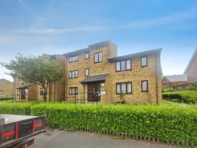 Western Road, 1 bedroom Flat for sale, &pound;150,000