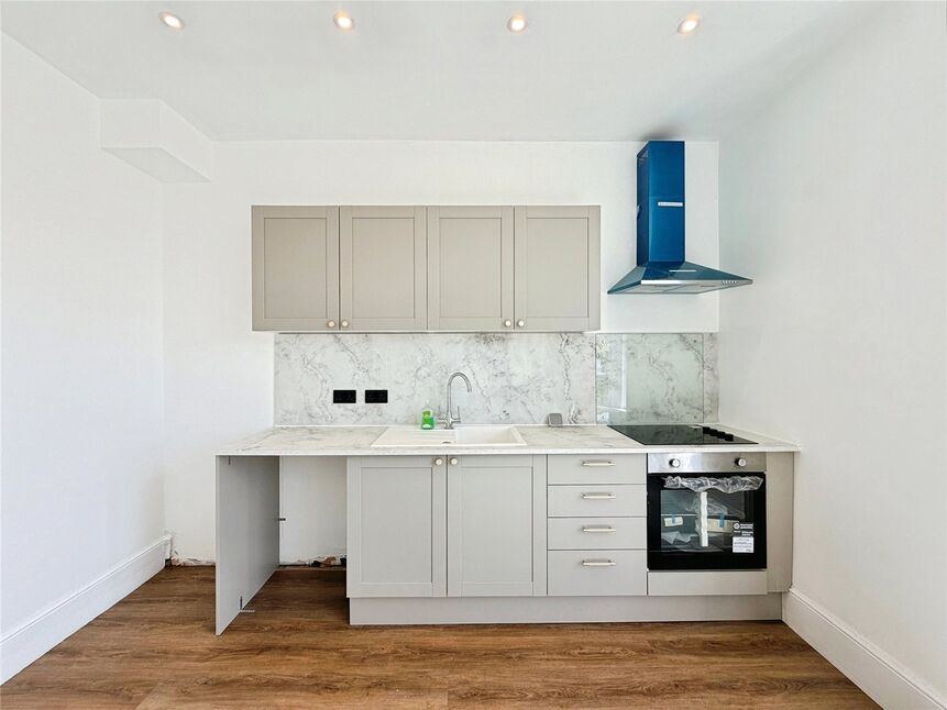Kitchen / Lounge