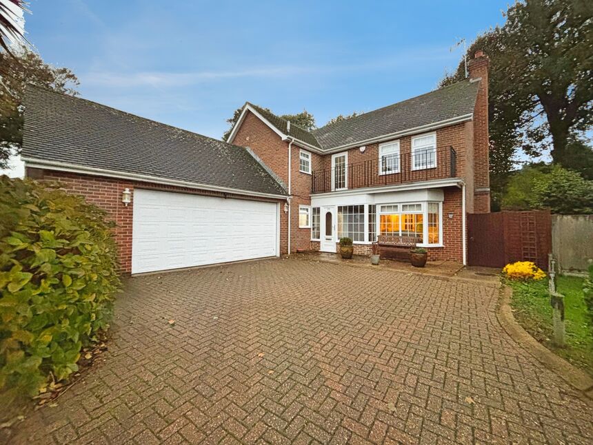 Main image of 5 bedroom Detached House for sale, Blake Close, Walmer, Kent, CT14