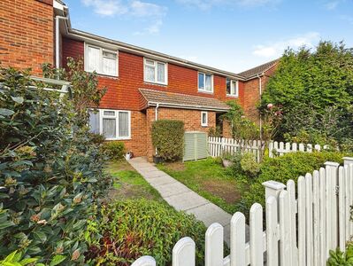 3 bedroom Mid Terrace House for sale