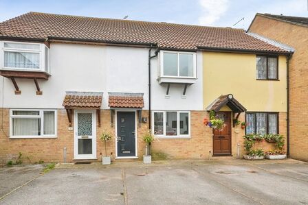 Church Meadows, 2 bedroom Mid Terrace House to rent, &pound;1,250 pcm