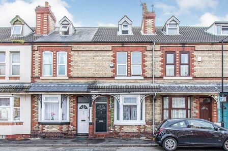 Elmfield Road, 3 bedroom House to rent, &pound;850 pcm