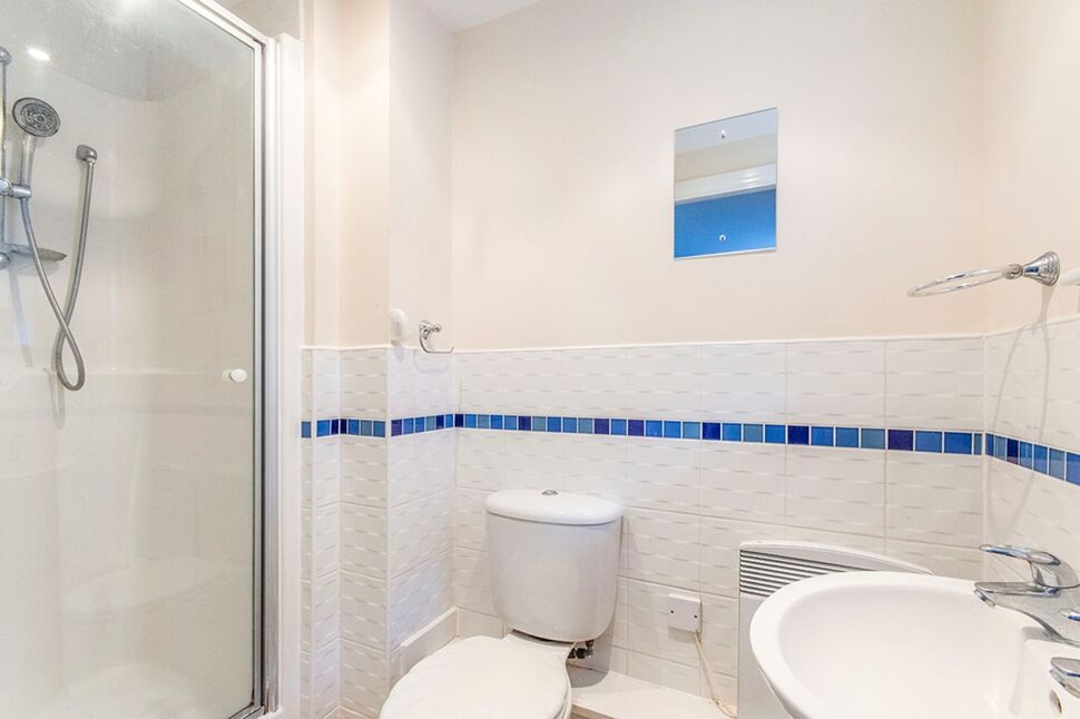 En-Suite Bathroom