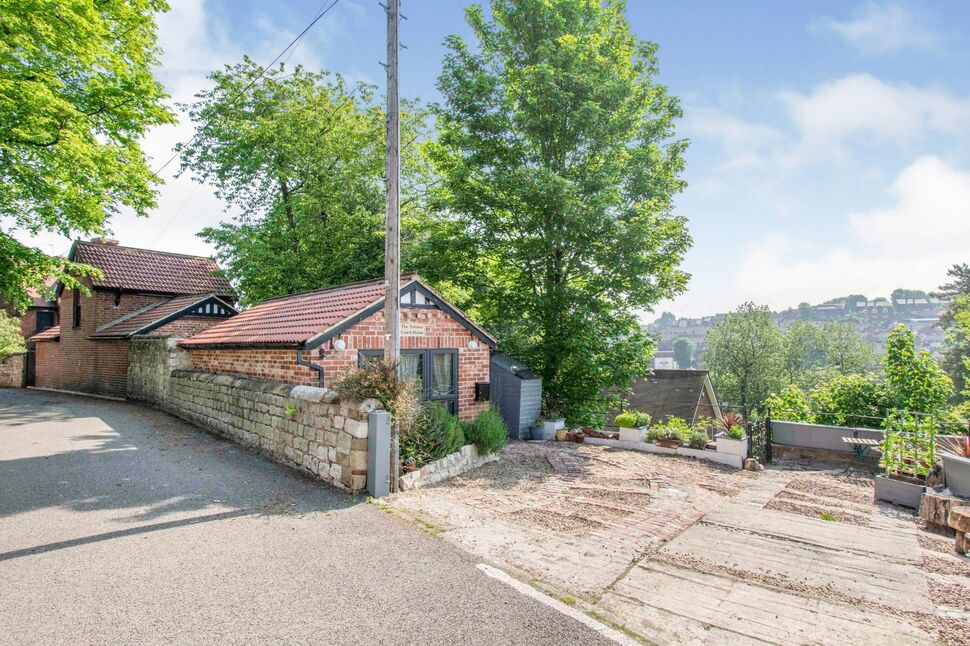 4 bedroom Detached House for sale, Castle Avenue, Conisbrough, DN12 £