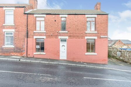 2 bedroom Mid Terrace House to rent