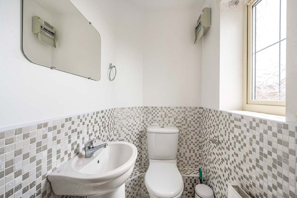 Cloakroom / Wc