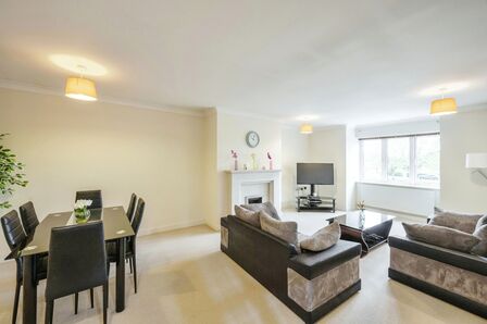 Cantley Lane, 2 bedroom  Flat for sale, £175,000
