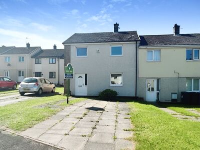 Roberts Road, 3 bedroom Semi Detached House to rent, &pound;925 pcm