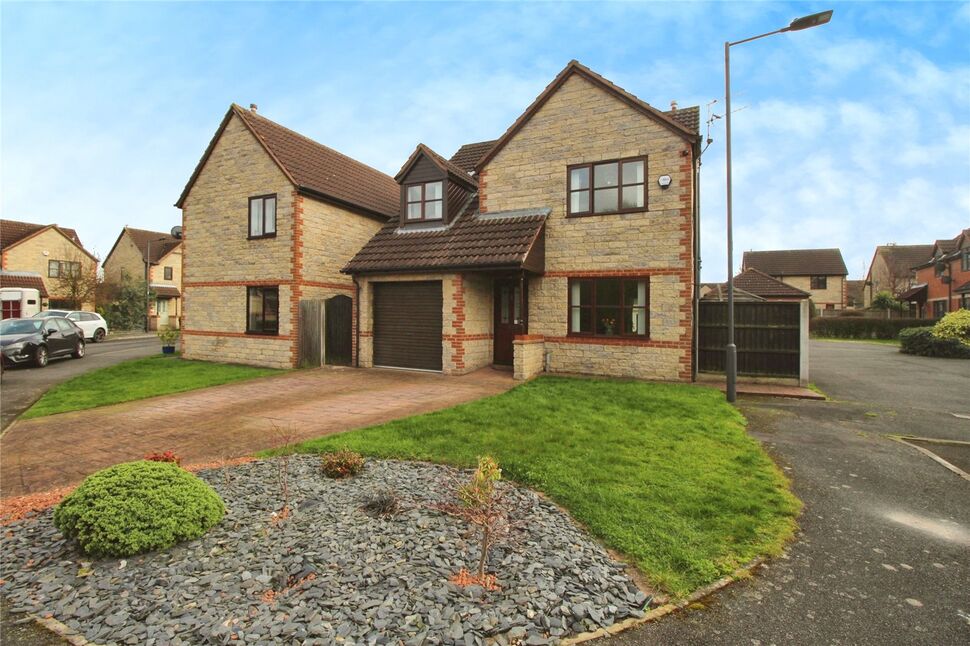 3 bedroom Detached House for sale, Applehaigh Drive, Kirk Sandall, DN3