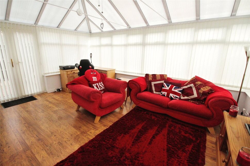 3 bedroom Detached House for sale, Applehaigh Drive, Kirk Sandall, DN3